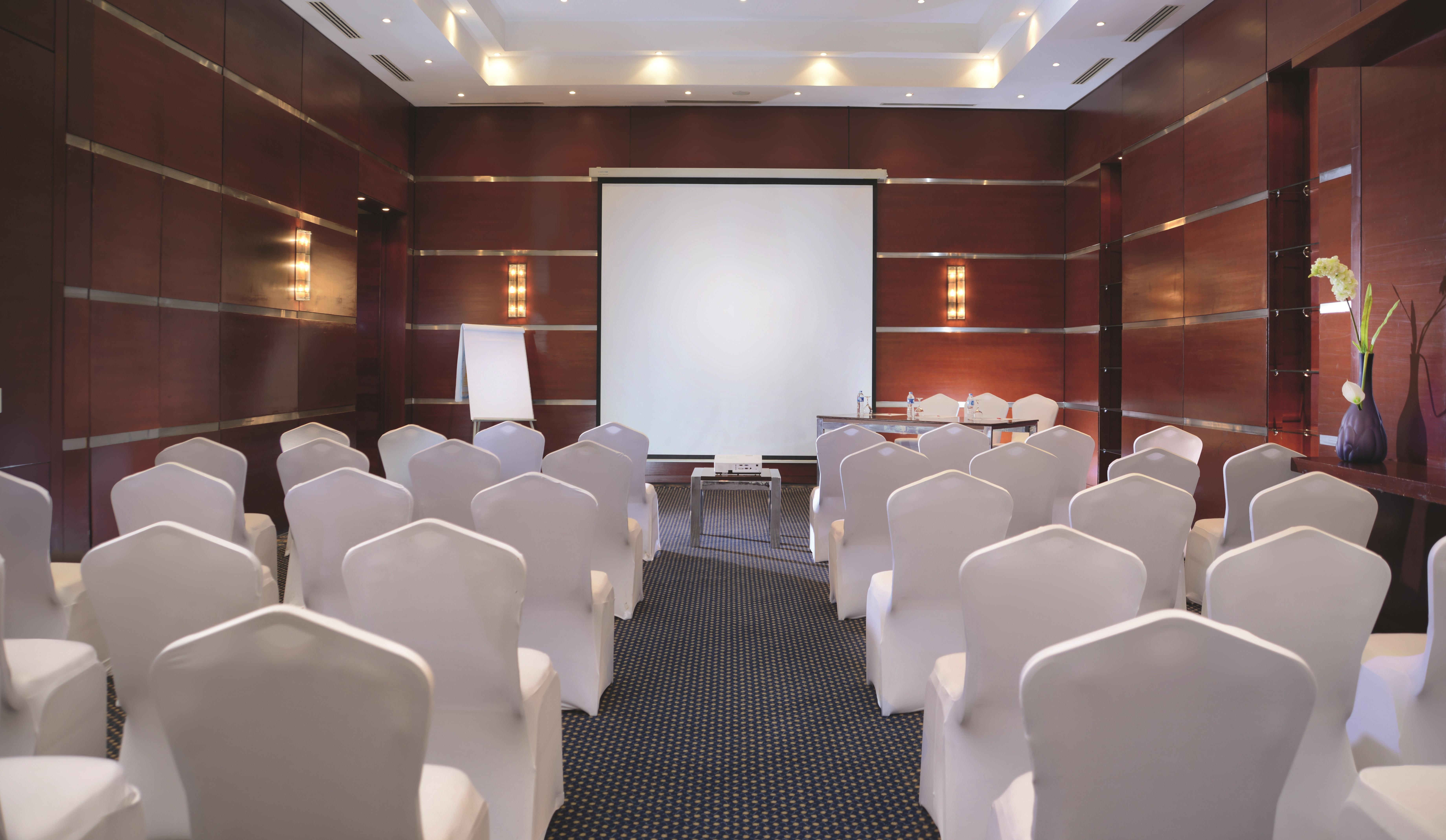 艾尔索克纳瑞享酒店 艾因苏赫纳 外观 照片 Meeting room
