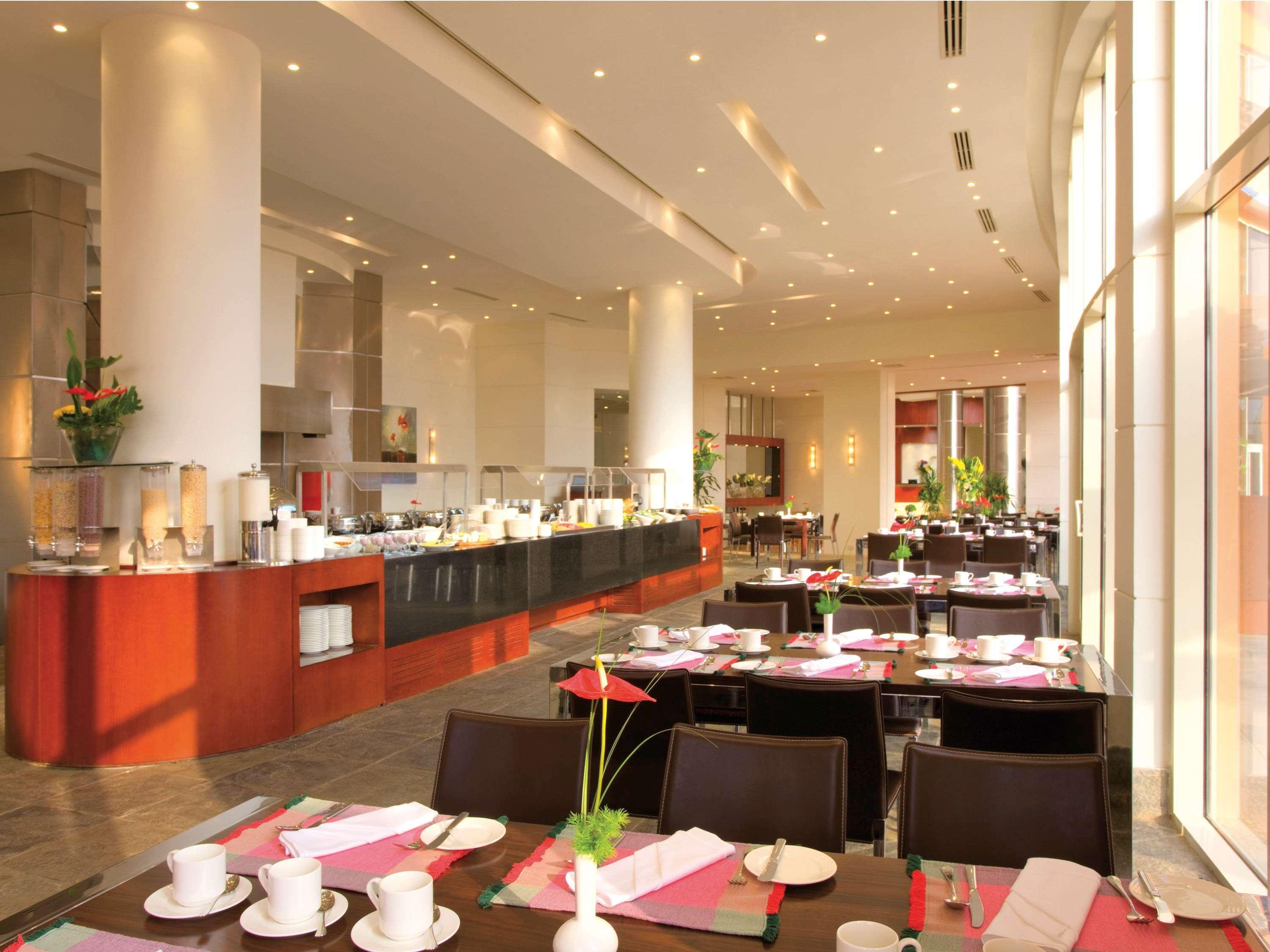 艾尔索克纳瑞享酒店 艾因苏赫纳 外观 照片 The restaurant