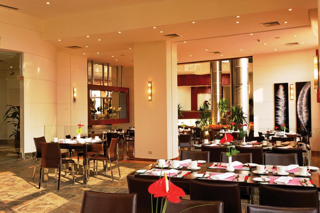 艾尔索克纳瑞享酒店 艾因苏赫纳 外观 照片 The restaurant